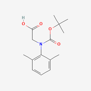 2-[2,6-Dimethyl-N-[(2-methylpropan-2-yl)oxycarbonyl]anilino]acetic acid