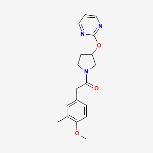 2-(4-Methoxy-3-methylphenyl)-1-(3-(pyrimidin-2-yloxy)pyrrolidin-1-yl)ethanone