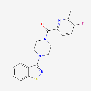 molecular formula C18H17FN4OS B2825312 3-[4-(5-Fluoro-6-methylpyridine-2-carbonyl)piperazin-1-yl]-1,2-benzothiazole CAS No. 2415566-70-8