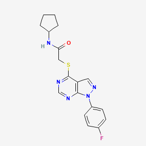 molecular formula C18H18FN5OS B2826460 N-cyclopentyl-2-{[1-(4-fluorophenyl)-1H-pyrazolo[3,4-d]pyrimidin-4-yl]sulfanyl}acetamide CAS No. 893937-09-2