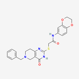 B2826471 2-((6-benzyl-4-oxo-3,4,5,6,7,8-hexahydropyrido[4,3-d]pyrimidin-2-yl)thio)-N-(2,3-dihydrobenzo[b][1,4]dioxin-6-yl)acetamide CAS No. 946301-48-0