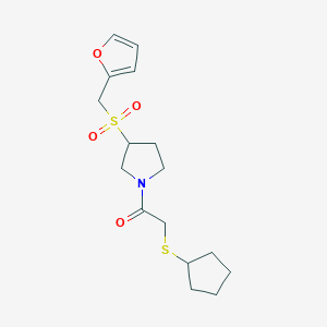 2-(Cyclopentylthio)-1-(3-((furan-2-ylmethyl)sulfonyl)pyrrolidin-1-yl)ethanone