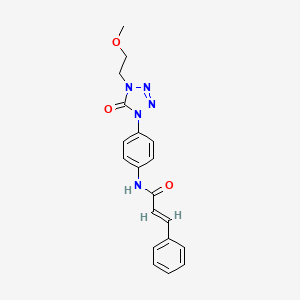 N-(4-(4-(2-methoxyethyl)-5-oxo-4,5-dihydro-1H-tetrazol-1-yl)phenyl)cinnamamide