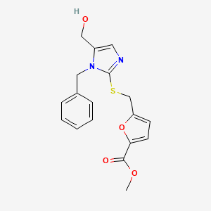 molecular formula C18H18N2O4S B2831946 methyl 5-(((1-benzyl-5-(hydroxymethyl)-1H-imidazol-2-yl)thio)methyl)furan-2-carboxylate CAS No. 941997-39-3