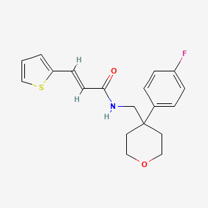 (E)-N-((4-(4-fluorophenyl)tetrahydro-2H-pyran-4-yl)methyl)-3-(thiophen-2-yl)acrylamide