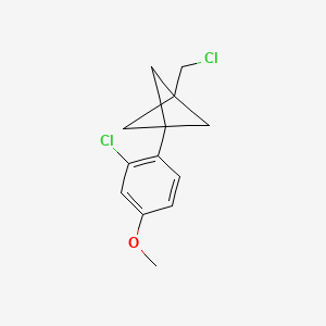 B2833210 1-(2-Chloro-4-methoxyphenyl)-3-(chloromethyl)bicyclo[1.1.1]pentane CAS No. 2287288-32-6