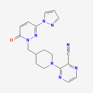 3-(4-{[6-oxo-3-(1H-pyrazol-1-yl)-1,6-dihydropyridazin-1-yl]methyl}piperidin-1-yl)pyrazine-2-carbonitrile