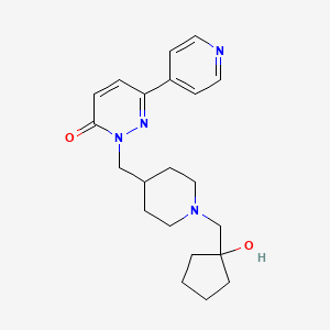 2-({1-[(1-Hydroxycyclopentyl)methyl]piperidin-4-yl}methyl)-6-(pyridin-4-yl)-2,3-dihydropyridazin-3-one