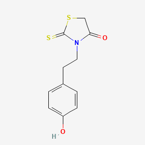 molecular formula C11H11NO2S2 B2837081 3-(4-羟基苯乙基)-2-噻唑酮-4-酮 CAS No. 900135-00-4