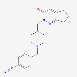 4-{[4-({3-oxo-2H,3H,5H,6H,7H-cyclopenta[c]pyridazin-2-yl}methyl)piperidin-1-yl]methyl}benzonitrile