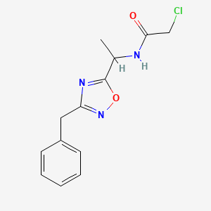 molecular formula C13H14ClN3O2 B2845246 N-[1-(3-Benzyl-1,2,4-oxadiazol-5-yl)ethyl]-2-chloroacetamide CAS No. 2411301-86-3