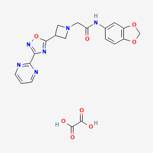 molecular formula C20H18N6O8 B2847315 N-(benzo[d][1,3]dioxol-5-yl)-2-(3-(3-(pyrimidin-2-yl)-1,2,4-oxadiazol-5-yl)azetidin-1-yl)acetamide oxalate CAS No. 1351608-61-1
