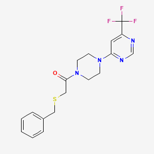 2-(Benzylthio)-1-(4-(6-(trifluoromethyl)pyrimidin-4-yl)piperazin-1-yl)ethanone