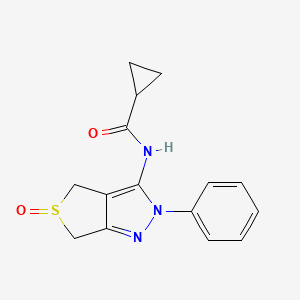 molecular formula C15H15N3O2S B2847471 N-{5-oxo-2-phenyl-2H,4H,6H-5lambda4-thieno[3,4-c]pyrazol-3-yl}cyclopropanecarboxamide CAS No. 1008454-23-6