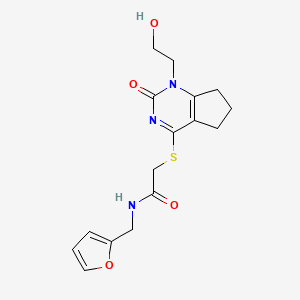 B2852968 N-(furan-2-ylmethyl)-2-((1-(2-hydroxyethyl)-2-oxo-2,5,6,7-tetrahydro-1H-cyclopenta[d]pyrimidin-4-yl)thio)acetamide CAS No. 942013-20-9