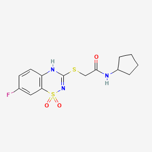 molecular formula C14H16FN3O3S2 B2865543 N-cyclopentyl-2-((7-fluoro-1,1-dioxido-4H-benzo[e][1,2,4]thiadiazin-3-yl)thio)acetamide CAS No. 886955-97-1