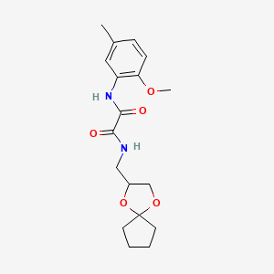 N1-(1,4-dioxaspiro[4.4]nonan-2-ylmethyl)-N2-(2-methoxy-5-methylphenyl)oxalamide