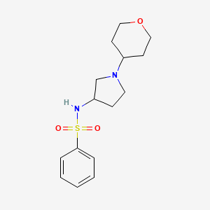 molecular formula C15H22N2O3S B2876113 N-[1-(Oxan-4-yl)pyrrolidin-3-yl]benzenesulfonamide CAS No. 2415520-54-4