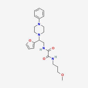 molecular formula C22H30N4O4 B2876318 N'-[2-(furan-2-yl)-2-(4-phenylpiperazin-1-yl)ethyl]-N-(3-methoxypropyl)ethanediamide CAS No. 877631-70-4