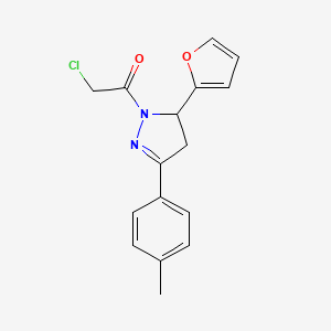 molecular formula C16H15ClN2O2 B2877113 1-(chloroacetyl)-5-(2-furyl)-3-(4-methylphenyl)-4,5-dihydro-1H-pyrazole CAS No. 625109-32-2