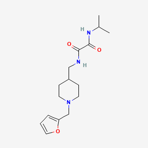 molecular formula C16H25N3O3 B2877599 N1-((1-(furan-2-ylmethyl)piperidin-4-yl)methyl)-N2-isopropyloxalamide CAS No. 953159-01-8
