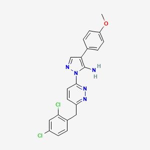 2-[6-[(2,4-Dichlorophenyl)methyl]pyridazin-3-yl]-4-(4-methoxyphenyl)pyrazol-3-amine