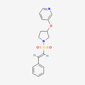 molecular formula C17H18N2O3S B2880067 3-[1-[(E)-2-Phenylethenyl]sulfonylpyrrolidin-3-yl]oxypyridine CAS No. 2111905-67-8