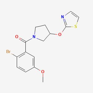 B2882525 (2-Bromo-5-methoxyphenyl)(3-(thiazol-2-yloxy)pyrrolidin-1-yl)methanone CAS No. 2201655-31-2