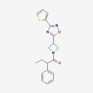 2-Phenyl-1-(3-(3-(thiophen-2-yl)-1,2,4-oxadiazol-5-yl)azetidin-1-yl)butan-1-one