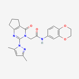 molecular formula C22H23N5O4 B2892639 N-(2,3-DIHYDRO-1,4-BENZODIOXIN-6-YL)-2-[2-(3,5-DIMETHYL-1H-PYRAZOL-1-YL)-4-OXO-3H,4H,5H,6H,7H-CYCLOPENTA[D]PYRIMIDIN-3-YL]ACETAMIDE CAS No. 1006860-41-8