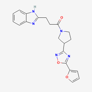 molecular formula C20H19N5O3 B2897040 3-(1H-1,3-benzodiazol-2-yl)-1-{3-[5-(furan-2-yl)-1,2,4-oxadiazol-3-yl]pyrrolidin-1-yl}propan-1-one CAS No. 2034371-55-4