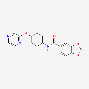 molecular formula C18H19N3O4 B2897543 N-((1r,4r)-4-(pyrazin-2-yloxy)cyclohexyl)benzo[d][1,3]dioxole-5-carboxamide CAS No. 2034395-83-8