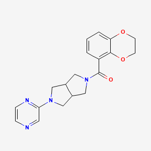 molecular formula C19H20N4O3 B2899247 2-[5-(2,3-Dihydro-1,4-benzodioxine-5-carbonyl)-octahydropyrrolo[3,4-c]pyrrol-2-yl]pyrazine CAS No. 2415583-19-4