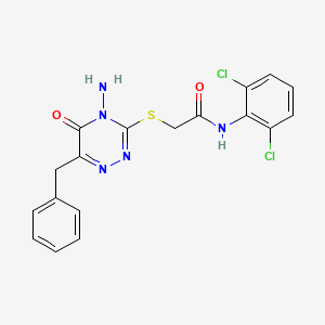 B2899942 2-[(4-amino-6-benzyl-5-oxo-4,5-dihydro-1,2,4-triazin-3-yl)sulfanyl]-N-(2,6-dichlorophenyl)acetamide CAS No. 886961-14-4