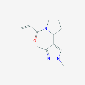 1-[2-(1,3-Dimethylpyrazol-4-yl)pyrrolidin-1-yl]prop-2-en-1-one