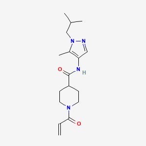 molecular formula C17H26N4O2 B2911181 N-[5-Methyl-1-(2-methylpropyl)pyrazol-4-yl]-1-prop-2-enoylpiperidine-4-carboxamide CAS No. 2361907-66-4