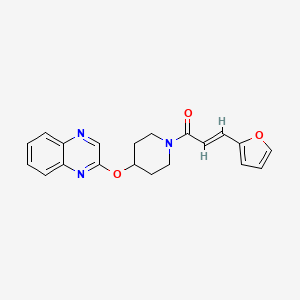 (E)-3-(furan-2-yl)-1-(4-(quinoxalin-2-yloxy)piperidin-1-yl)prop-2-en-1-one