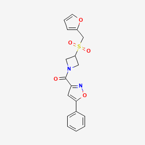 B2913651 (3-((Furan-2-ylmethyl)sulfonyl)azetidin-1-yl)(5-phenylisoxazol-3-yl)methanone CAS No. 1797886-50-0