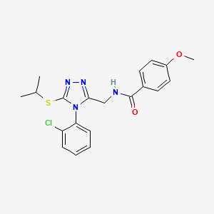 molecular formula C20H21ClN4O2S B2913847 N-{[4-(2-chlorophenyl)-5-(propan-2-ylsulfanyl)-4H-1,2,4-triazol-3-yl]methyl}-4-methoxybenzamide CAS No. 476434-04-5