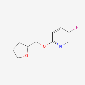 B2915366 5-Fluoro-2-[(oxolan-2-yl)methoxy]pyridine CAS No. 2201691-88-3
