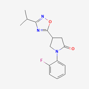 1-(2-Fluorophenyl)-4-(3-isopropyl-1,2,4-oxadiazol-5-yl)pyrrolidin-2-one