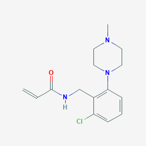 molecular formula C15H20ClN3O B2921599 N-[[2-Chloro-6-(4-methylpiperazin-1-yl)phenyl]methyl]prop-2-enamide CAS No. 2411318-31-3
