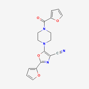 B2930788 5-(4-(Furan-2-carbonyl)piperazin-1-yl)-2-(furan-2-yl)oxazole-4-carbonitrile CAS No. 903850-27-1