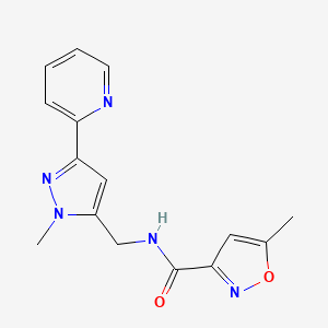 molecular formula C15H15N5O2 B2933642 5-methyl-N-{[1-methyl-3-(pyridin-2-yl)-1H-pyrazol-5-yl]methyl}-1,2-oxazole-3-carboxamide CAS No. 2320176-38-1