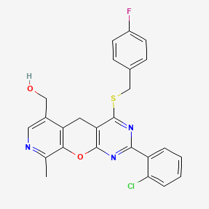 molecular formula C25H19ClFN3O2S B2936714 [5-(2-Chlorophenyl)-7-{[(4-fluorophenyl)methyl]sulfanyl}-14-methyl-2-oxa-4,6,13-triazatricyclo[8.4.0.0^{3,8}]tetradeca-1(10),3(8),4,6,11,13-hexaen-11-yl]methanol CAS No. 892414-90-3