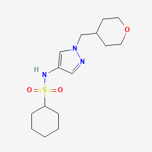 molecular formula C15H25N3O3S B2944696 N-{1-[(oxan-4-yl)methyl]-1H-pyrazol-4-yl}cyclohexanesulfonamide CAS No. 1705927-38-3