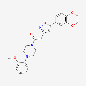 molecular formula C24H25N3O5 B2948634 2-(5-(2,3-Dihydrobenzo[b][1,4]dioxin-6-yl)isoxazol-3-yl)-1-(4-(2-methoxyphenyl)piperazin-1-yl)ethanone CAS No. 1171331-22-8