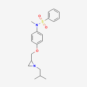 molecular formula C20H26N2O3S B2952878 N-Methyl-N-[4-[[1-(2-methylpropyl)aziridin-2-yl]methoxy]phenyl]benzenesulfonamide CAS No. 2418728-45-5