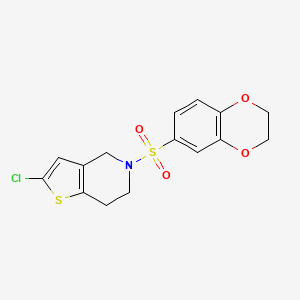 molecular formula C15H14ClNO4S2 B2955460 2-Chloro-5-((2,3-dihydrobenzo[b][1,4]dioxin-6-yl)sulfonyl)-4,5,6,7-tetrahydrothieno[3,2-c]pyridine CAS No. 2034287-82-4