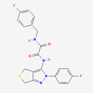 molecular formula C20H16F2N4O2S B2955561 N-[2-(4-fluorophenyl)-2H,4H,6H-thieno[3,4-c]pyrazol-3-yl]-N'-[(4-fluorophenyl)methyl]ethanediamide CAS No. 899969-82-5